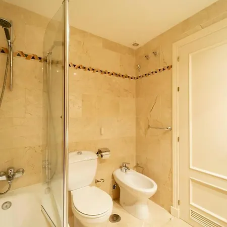 Apartment 2 Bedroom With Mountain Views In Magna *