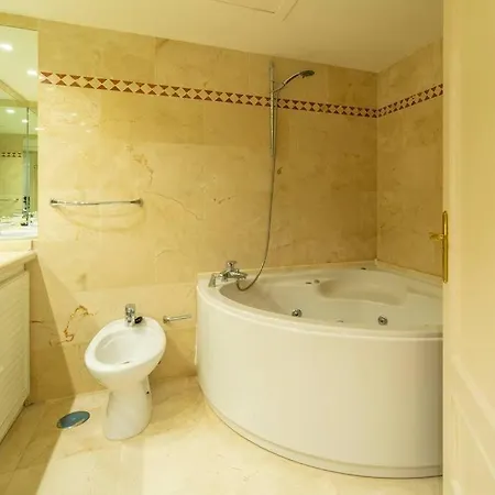 2 Bedroom With Mountain Views In Magna Apartment Marbella