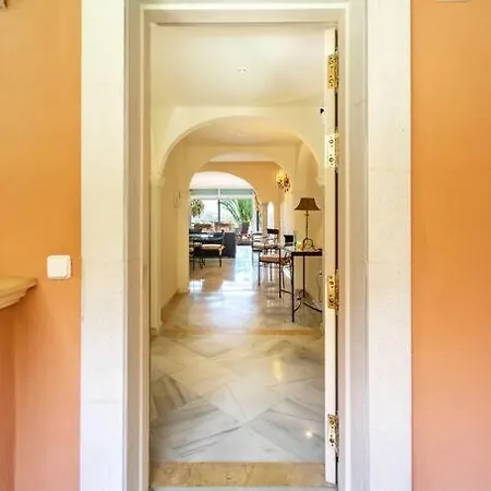 Apartment 2 Bedroom With Mountain Views In Magna Marbella