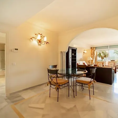 Apartment 2 Bedroom With Mountain Views In Magna